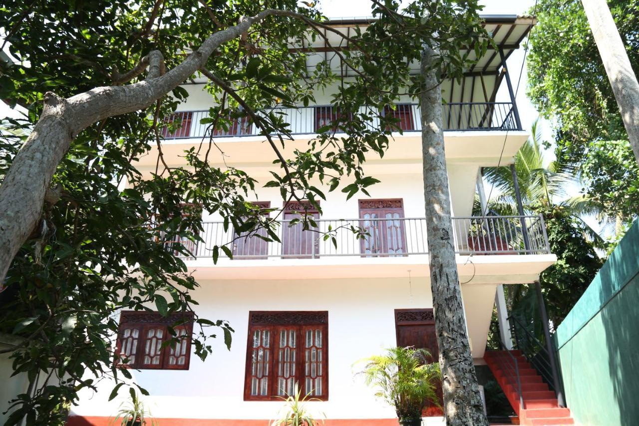 Sumudu Villa Hikkaduwa Buitenkant foto