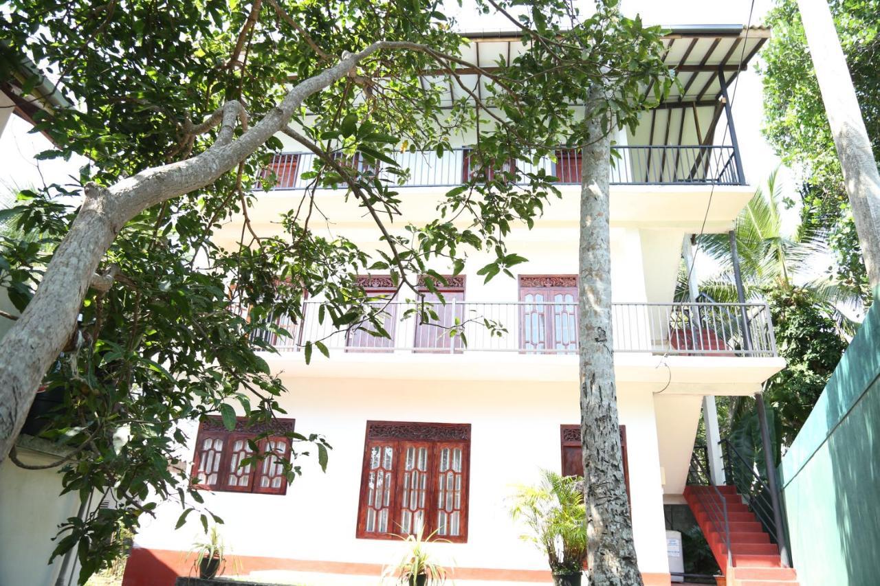 Sumudu Villa Hikkaduwa Buitenkant foto